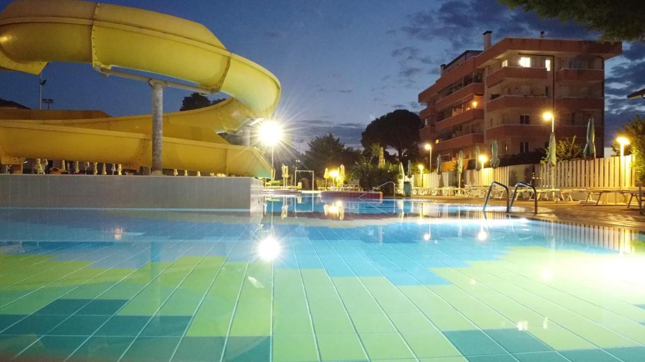 Solemare Hotel E Residence 미사노아드리아티코 외부 사진