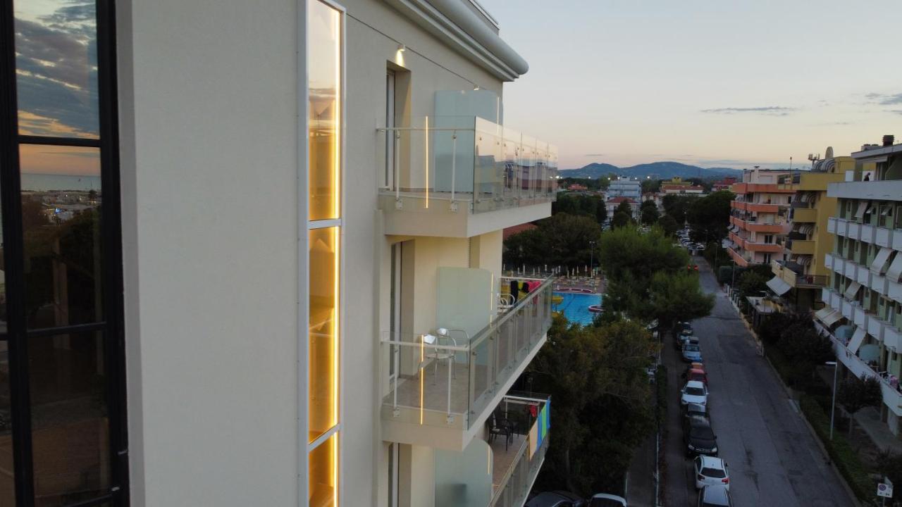 Solemare Hotel E Residence 미사노아드리아티코 외부 사진