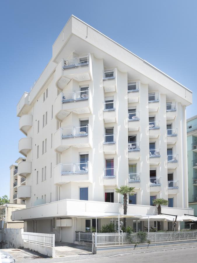 Solemare Hotel E Residence 미사노아드리아티코 외부 사진